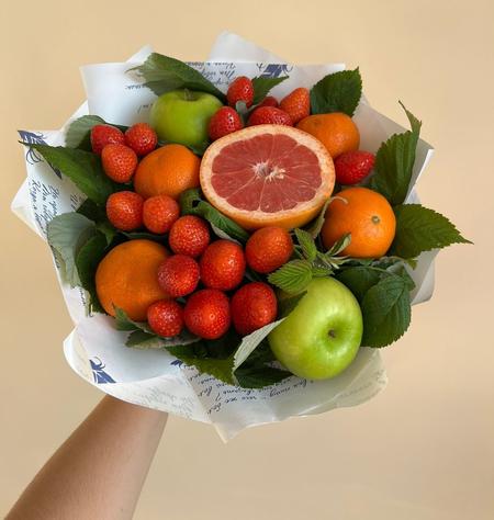 Букет из фруктов и клубники №432